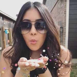 Meet your Posher, Jasmine